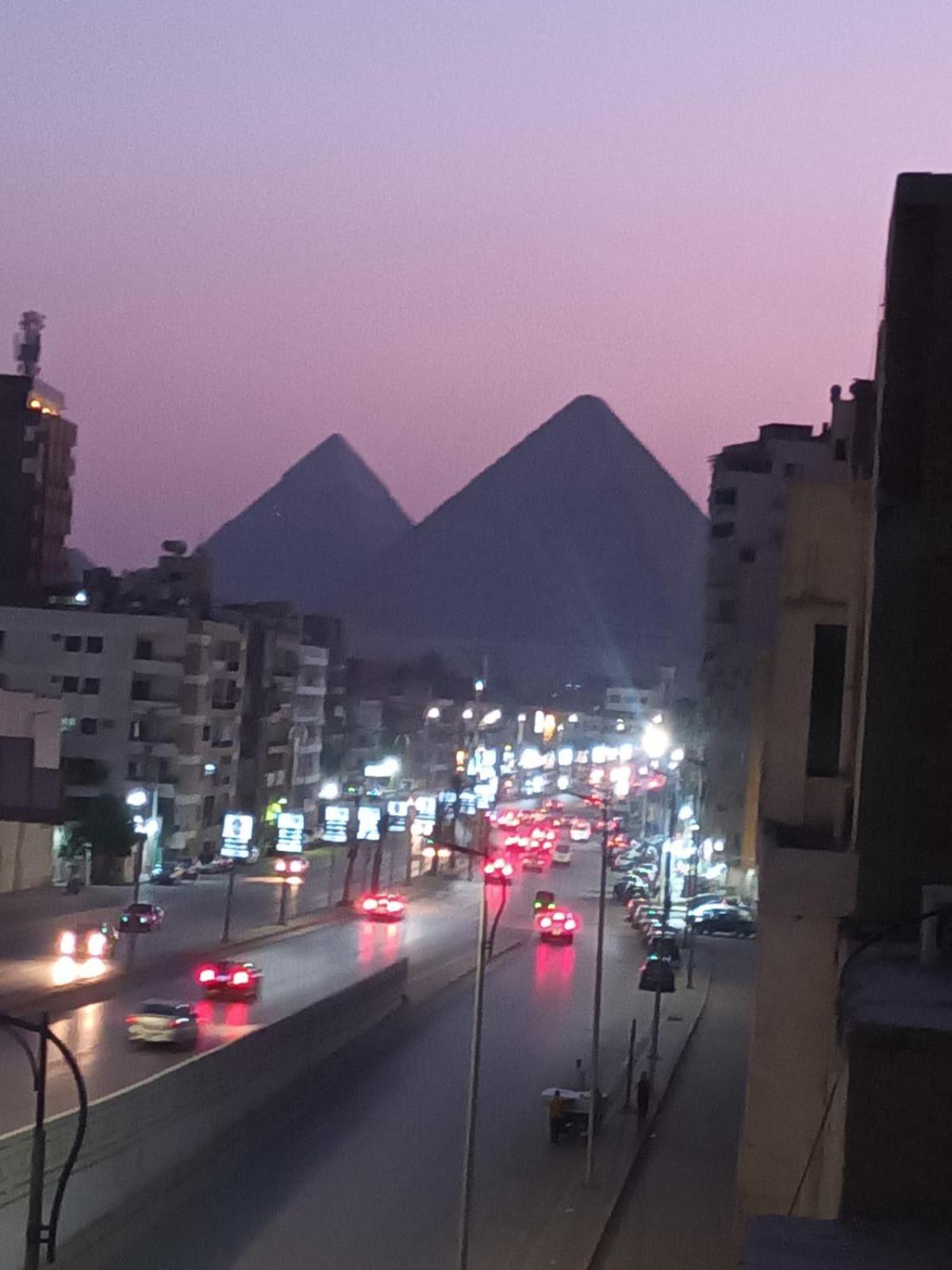 Pyramids Road Guest House Cozy Rooms And Rooftop Breakfast With The Pyramids View Nazlet el-Sîsi Exterior foto