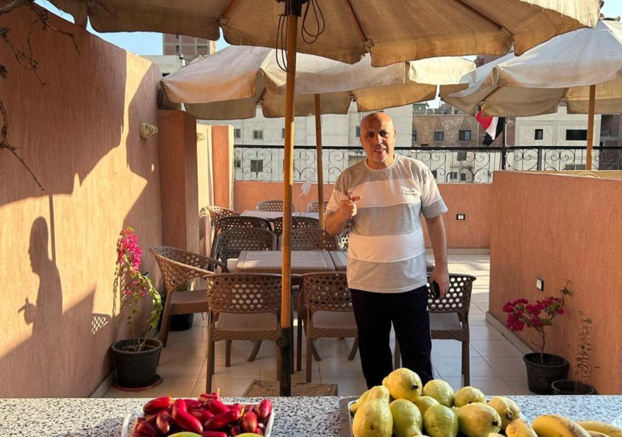 Pyramids Road Guest House Cozy Rooms And Rooftop Breakfast With The Pyramids View Nazlet el-Sîsi Exterior foto